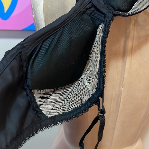 Charmfit's Black Lace Push Up Pads Bra 32B 1956 - Picture 13 of 15